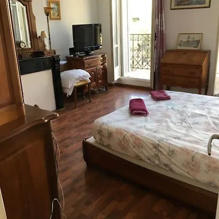 Apartment Flc-2 Rooms, 6p, Lift, Balconies, Quiet, Station 5 Mins *