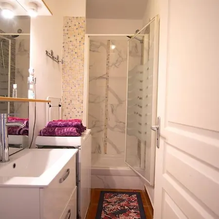Flc-2 Rooms, 6p, Lift, Balconies, Quiet, Station 5 Mins Apartment Marseille