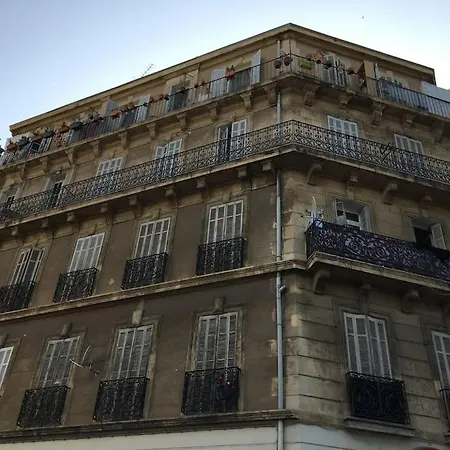 Flc-2 Rooms, 6p, Lift, Balconies, Quiet, Station 5 Mins Apartment *