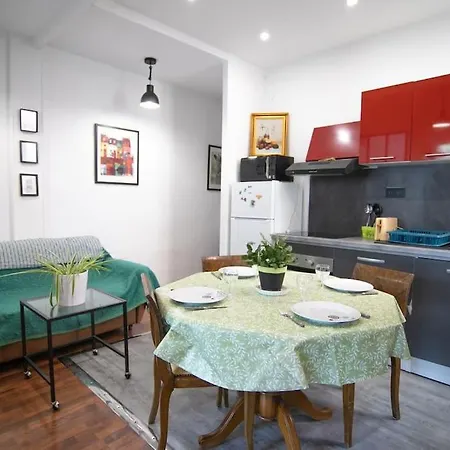 Flc-2 Rooms, 6p, Lift, Balconies, Quiet, Station 5 Mins Apartment