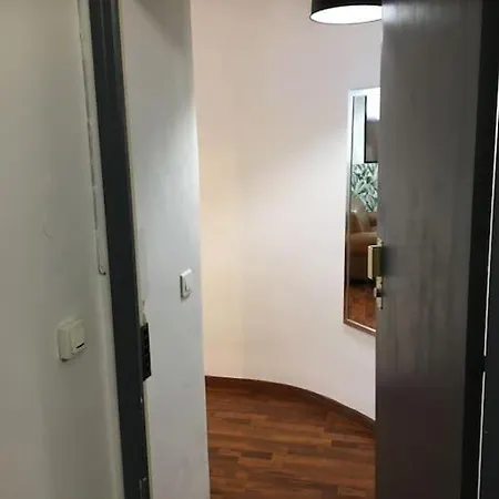 Flc-2 Rooms, 6p, Lift, Balconies, Quiet, Station 5 Mins