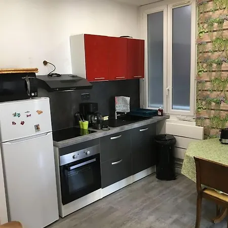 Flc-2 Rooms, 6p, Lift, Balconies, Quiet, Station 5 Mins Apartment *